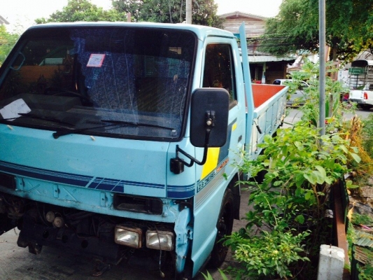 ขายอีซูซุปี 95 บรรทุก 4 ล้อกลาง ราคา 128,000 บาท ทะเบียนพร้อมโอน ภาษีปี 58 ติดต่อคุณเอ๋ 092-6356419