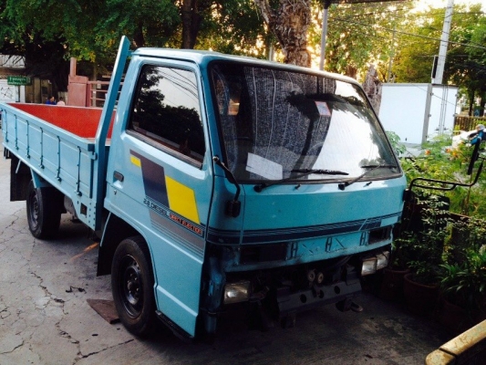 ขายอีซูซุปี 95 บรรทุก 4 ล้อกลาง ราคา 128,000 บาท ทะเบียนพร้อมโอน ภาษีปี 58 ติดต่อคุณเอ๋ 092-6356419