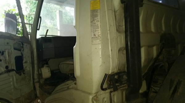 รถฮีโน่ 6 ล้อดั้ม FB2W  120 แรงม้า. ปี 38    สนใจติดต่อ  081 - 6079515