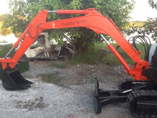 Kubota kh90 หรือประมาณpc35 สภาพดีเครื่องสี่สูบแรง ตัวเดินแข็งแรงทนทาน