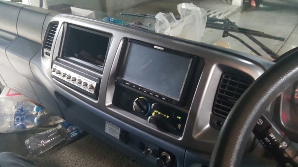 รถฮีโน่ 10 ล้อดั้ม 344 แรงม้า. ปี 53.  ( รถวิ่ง 22x,xxx กว่า กม. )      สนใจติดต่อ  081 - 6079515