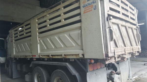 รถฮีโน่ 10 ล้อดั้ม 344 แรงม้า. ปี 53.  ( รถวิ่ง 22x,xxx กว่า กม. )      สนใจติดต่อ  081 - 6079515