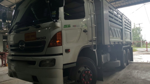 รถฮีโน่ 10 ล้อดั้ม 344 แรงม้า. ปี 53.  ( รถวิ่ง 22x,xxx กว่า กม. )      สนใจติดต่อ  081 - 6079515