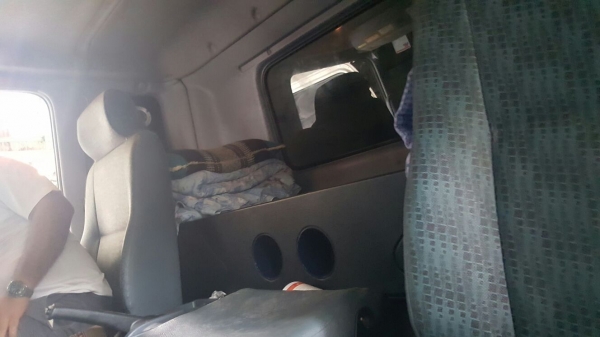 รถฮีโน่ 10 ล้อดั้ม 344 แรงม้า. ปี 53.  ( รถวิ่ง 22x,xxx กว่า กม. )      สนใจติดต่อ  081 - 6079515