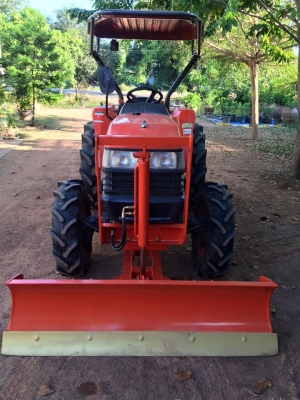 ขายรถไถคูโบต้า L3408DI ใบมีดดันหน้าตราช้าง ขายรถไถคูโบต้า L3408DI ใบมีดดันหน้าตราช้าง