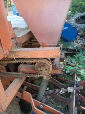 เครื่องปลูกอ้อย ใส่รถไถใหญ่