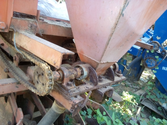 เครื่องปลูกอ้อย ใส่รถไถใหญ่