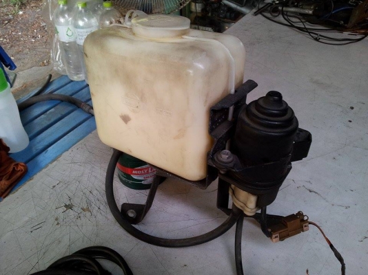 ชุดมอเตอร์ฉีดไฟหน้าพร้อมถังพักน้ำ Terrano I ชุดมอเตอร์ฉีดไฟหน้าพร้อมถังพักน้ำ Terrano I