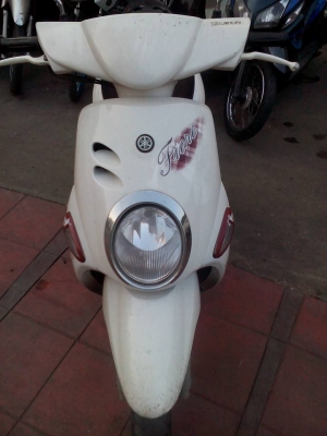 ขาย Yamaha Fiore fi (หัวฉีด) ปี 54 เครื่องดีเดิม สภาพภายนอกสวย (ไม่ได้ล้าง) มีรอยด้านข้างขวานิดเดียว เจ้าของใช้คนเดียว เล่มพร้อมโอน ขาย Yamaha Fiore fi (หัวฉีด) ปี 54 เครื่องดีเดิม สภาพภายนอกสวย (ไม่ได้ล้าง) มีรอยด้านข้างขวานิดเดียว เจ้าของใช้คนเดียว เล่มพร้อมโอน