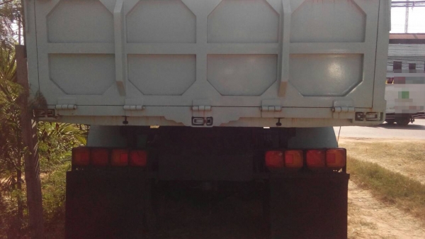 **815,000 บ.ต่อรอง/// 10ล้อ2เพลาดั้ม ISUZU ROCKY FXZ-240 หัวขาว โค้ดK เล่มทะเบียนครบ **ขาย ISUZU ROCKY FXZ-240 10ล้อ2เพลาดั้มเหล็ก สภาพดี พร้อมใช้งาน เอกสารเล่มทะเบียนครบ ISUZU FXZ23NFYF K 6SD1-240HP หัวขาว จดใหม่ปี47 เครื่องเดิม เกียร์เดิม เครื่องดี แน่น