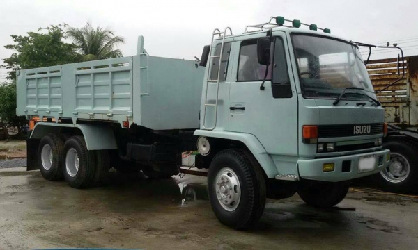 **815,000 บ.ต่อรอง/// 10ล้อ2เพลาดั้ม ISUZU ROCKY FXZ-240 หัวขาว โค้ดK เล่มทะเบียนครบ **ขาย ISUZU ROCKY FXZ-240 10ล้อ2เพลาดั้มเหล็ก สภาพดี พร้อมใช้งาน เอกสารเล่มทะเบียนครบ ISUZU FXZ23NFYF K 6SD1-240HP หัวขาว จดใหม่ปี47 เครื่องเดิม เกียร์เดิม เครื่องดี แน่น