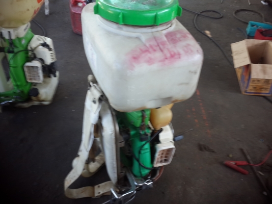 ขายเครื่งพ่น ปุ๋ยเม็ด