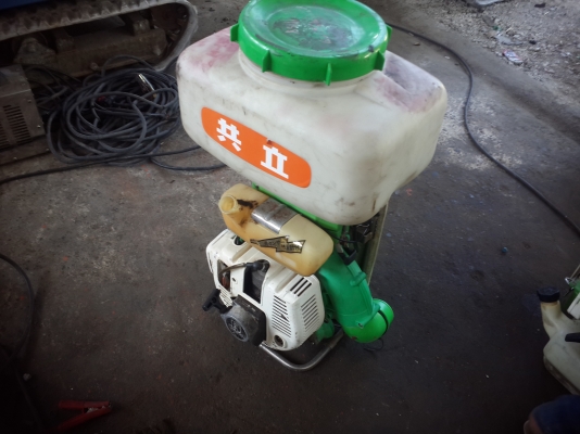 ขายเครื่งพ่น ปุ๋ยเม็ด