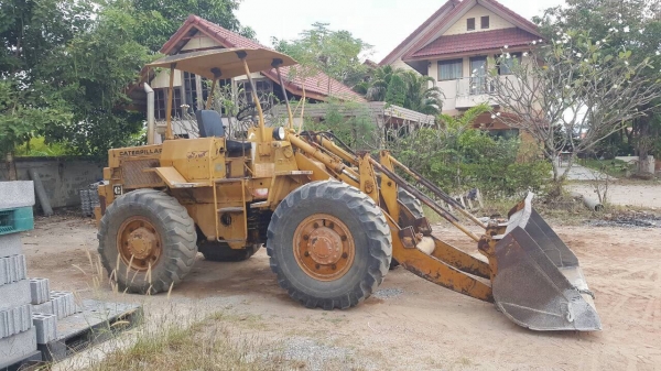 ขายรถตัก CAT 910 เอวอ่อน สภาพพร้อมใช้งาน เครื่องดี ปั้มดี รถใช้งานอยู่ทุกวัน ราคาต่อรองได้ครับ