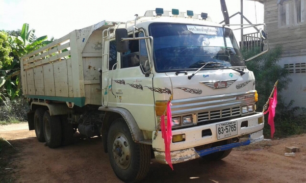 ขาย 10 ล้อดั้ม 2 เพลา HINO F18 วางเครื่อง HO7D 195 แรงม้า คัสซีสวยจัดตลอดเส้น ช่วงล่างแน่น สโลว์กลาง เบรคทิฟฟี่ แอร์เย็นฉ่ำ ทะเบียนพร้อมโอนครับ