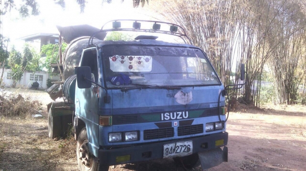 ขายรถโม่ปูน 2.5 คิว ISUZU NPR เครื่อง 6BB1 145 แรงม้า F หน้า-หลัง คัสซีดี มีเล่มทะเบียนแต่ไม่มีชุดโอนครับ