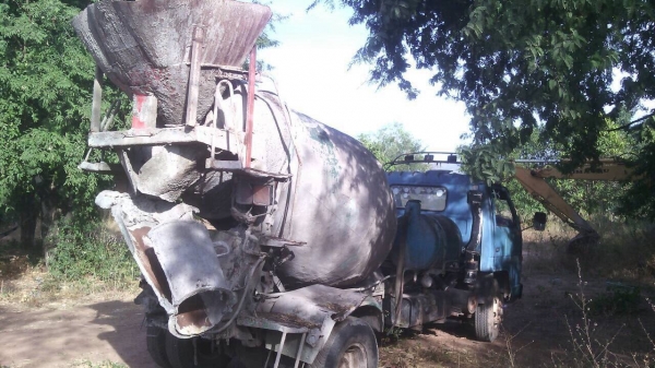 ขายรถโม่ปูน 2.5 คิว ISUZU NPR เครื่อง 6BB1 145 แรงม้า F หน้า-หลัง คัสซีดี มีเล่มทะเบียนแต่ไม่มีชุดโอนครับ