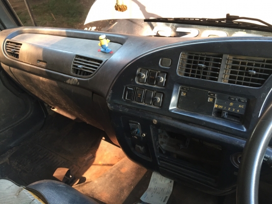 สิบล้อ อีซูชุ 270ยูโร ปี44 ดั้ม 2เพา มีระบบลากจูง สภาพดีสวยบางเดิมพร้อมใช้ เล่มทะเบียนพร้อมโอน (รถห้างแท้) ครับท่าน สิบล้อ อีซูชุ 270ยูโร ปี44 ดั้ม 2เพา มีระบบลากจูง สภาพดีสวยบางเดิมพร้อมใช้ เล่มทะเบียนพร้อมโอน (รถห้างแท้) ครับท่าน