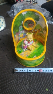 นาฬิกา disney หมีพูห์ ฐานที่เป็นหมีพูห์ หมุนได้พร้อมเสียงเพลงหน้าปัดสวย