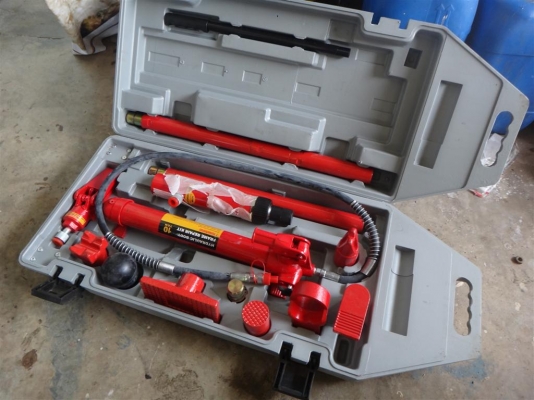 ขายแม่แรงแบบไฮโดรลิค 10 ตัน พร้อมกล่องเก็บมีล้อ