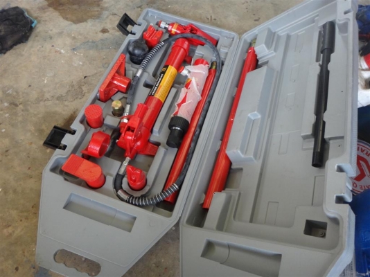 ขายแม่แรงแบบไฮโดรลิค 10 ตัน พร้อมกล่องเก็บมีล้อ