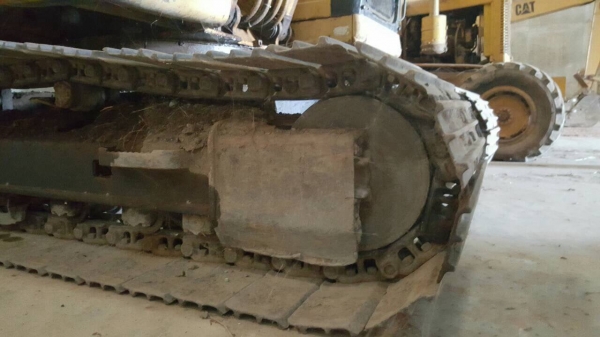 ขายแบคโฮ CAT 320B รถออกห้างมือเดียวป้ายแดง เอกสารเล่มทะเบียนครบ เครื่องแน่น ปั้มดี ช่วงล่างเต็ม กล่องไม่มี ราคาต่อรองได้ ขายแบคโฮ CAT 320B รถออกห้างมือเดียวป้ายแดง เอกสารเล่มทะเบียนครบ เครื่องแน่น ปั้มดี ช่วงล่างเต็ม กล่องไม่มี ราคาต่อรองได้