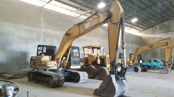 ขายแบคโฮ CAT 320B รถออกห้างมือเดียวป้ายแดง เอกสารเล่มทะเบียนครบ เครื่องแน่น ปั้มดี ช่วงล่างเต็ม กล่องไม่มี ราคาต่อรองได้ ขายแบคโฮ CAT 320B รถออกห้างมือเดียวป้ายแดง เอกสารเล่มทะเบียนครบ เครื่องแน่น ปั้มดี ช่วงล่างเต็ม กล่องไม่มี ราคาต่อรองได้
