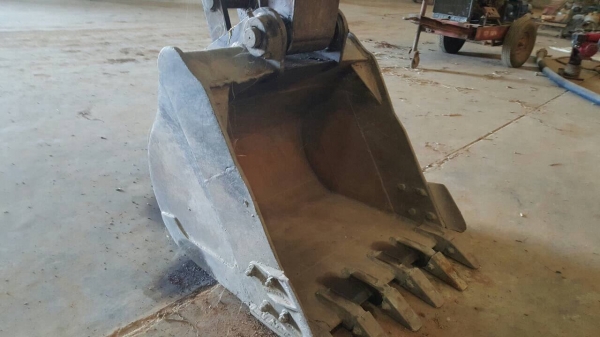 ขายแบคโฮ CAT 320B รถออกห้างมือเดียวป้ายแดง เอกสารเล่มทะเบียนครบ เครื่องแน่น ปั้มดี ช่วงล่างเต็ม กล่องไม่มี ราคาต่อรองได้ ขายแบคโฮ CAT 320B รถออกห้างมือเดียวป้ายแดง เอกสารเล่มทะเบียนครบ เครื่องแน่น ปั้มดี ช่วงล่างเต็ม กล่องไม่มี ราคาต่อรองได้