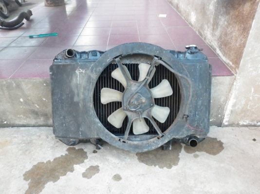 ขายหม้อน้ำพร้อมโกร่งเเละพัดลมไฟฟ้าเครื่อง 1J GE ถอดมาจาก BENZ 190E