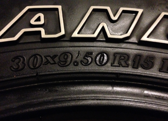 ยาง All Dunlop 30 9.5 R15 ปี12 พร้อมใช้งาน ราคไม่แพง