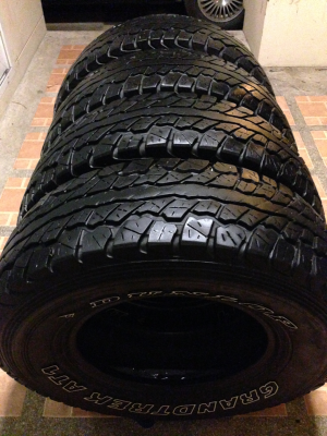 ยาง All Dunlop 30 9.5 R15 ปี12 พร้อมใช้งาน ราคไม่แพง