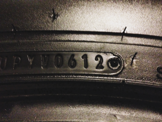 ยาง All Dunlop 30 9.5 R15 ปี12 พร้อมใช้งาน ราคไม่แพง