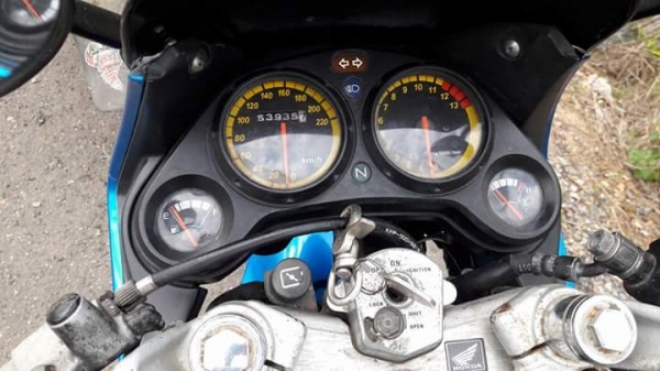 ขาย cbr 150 เล่มทะเบียนพร้อม เครื่องดี พร้อมใช้ ราคา 23,500 บาท โทร 0872016577 ขาย cbr 150 เล่มทะเบียนพร้อม เครื่องดี พร้อมใช้ ราคา 23,500 บาท โทร 0872016577