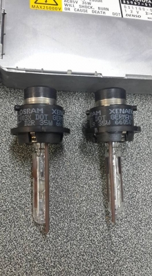 หลอด xenon พร้อมบาลาส ใช้กับรถ Toyota wish หลอด xenon พร้อมบาลาส ใช้กับรถ Toyota wish