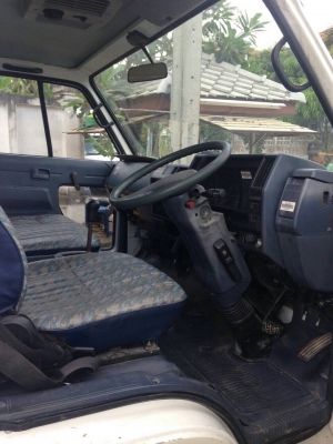ขาย 6 ล้อ NPR ตู้แห้ง 10 บาน ยาว 4 ม. เครื่อง 4BE1 เครื่องดี คัชซีสวย รถพร้อมใช้ เล่มพร้อมโอน