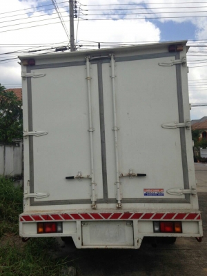 ขาย 6 ล้อ NPR ตู้แห้ง 10 บาน ยาว 4 ม. เครื่อง 4BE1 เครื่องดี คัชซีสวย รถพร้อมใช้ เล่มพร้อมโอน