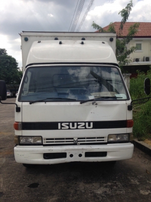 ขาย 6 ล้อ NPR ตู้แห้ง 10 บาน ยาว 4 ม. เครื่อง 4BE1 เครื่องดี คัชซีสวย รถพร้อมใช้ เล่มพร้อมโอน