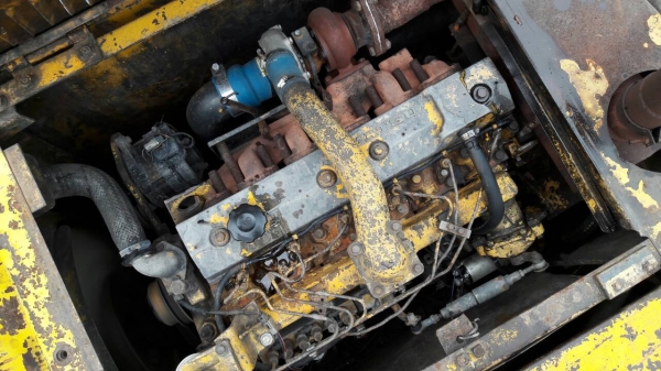 ขายรถแบคโฮบูมยาว  KOMATSU  pc 200-5 ไฟฟ้าครบเอกสารพร้อมรถสวยพร้อมใช้