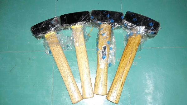 ขายค้อนปอนเก่าเก็บทาปาเรีย 3ขนาด 1500 1250 1000 กรัม ขายค้อนปอนเก่าเก็บทาปาเรีย 3ขนาด 1500 1250 1000 กรัม