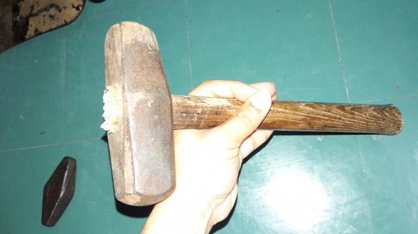 ขายค้อนงานเก่ายุคสงครามขนาด3ปอน ขายค้อนงานเก่ายุคสงครามขนาด3ปอน