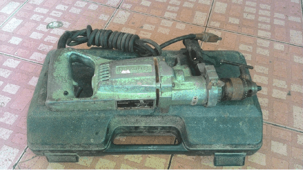 ขายด่วนสว่านเจาะกระแทก HITACHI 4หุน(14mm.) 380W.Made in japan. ขายด่วนสว่านเจาะกระแทก HITACHI 4หุน(14mm.) 380W.Made in japan.