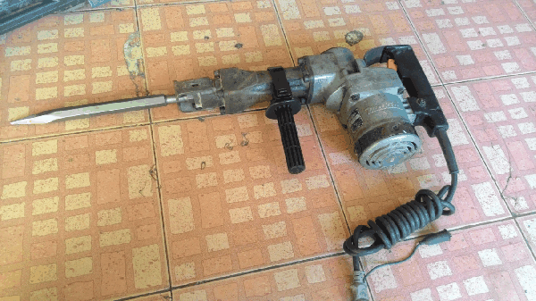 ขายด่วนสะกัดคอนกรีต MAKITA HM1201