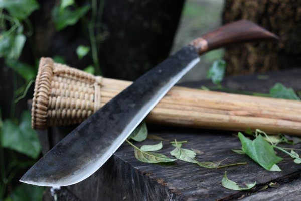 ขายขวานตราเพชรงานเก่าเก็บ 800กรัมคมๆ ขายขวานตราเพชรงานเก่าเก็บ 800กรัมคมๆ