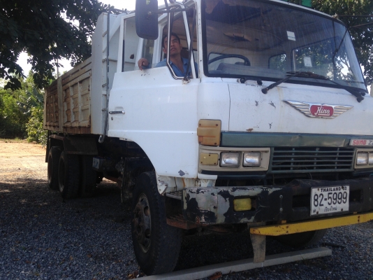 ขาย 10ล้อ 2เพลาดั้ม 220แรง เครื่องดีคัดสวย ตามสภาพ