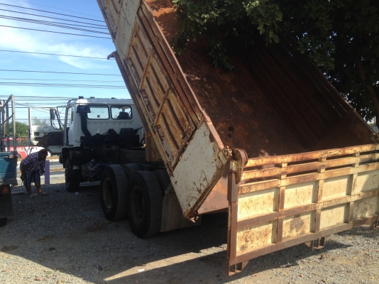 ขาย 10ล้อ 2เพลาดั้ม 220แรง เครื่องดีคัดสวย ตามสภาพ ขาย 10ล้อ 2เพลาดั้ม 220แรง เครื่องดีคัดสวย ตามสภาพ