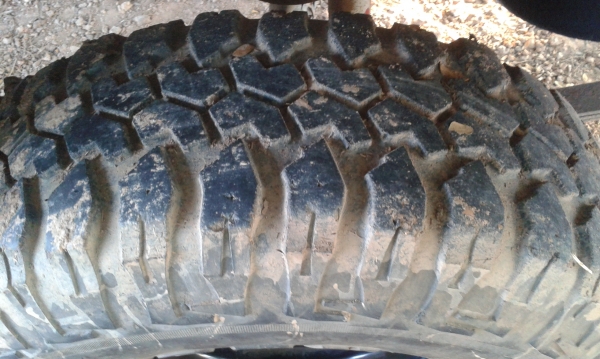 ขายกะทะลบ 65 5 รู139.7 ใส่เบี้ยน ราคา9000.-ยาง285/75/16 ปี11ราคา4000.-