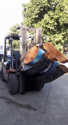 รถยก งาหนีบกลม เสาเข้าตู้