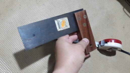 อีกอันที่ลดแบบขัดใจ(ผ.บ.ท.บ...ผู้บัญชาการที่บ้าน^_^)ฉากด้ามไม้หมุดทองเหลืองเหล็กหนาๆ อังกฤษ