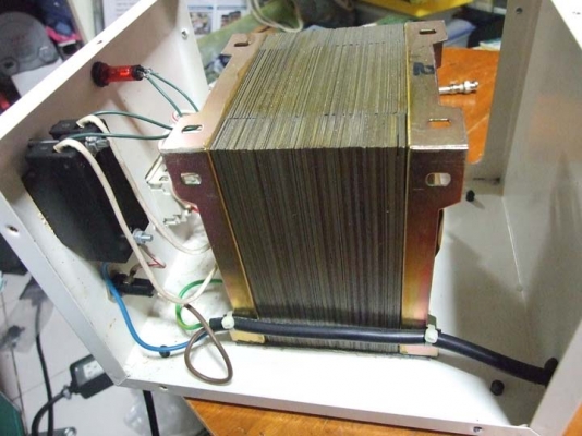 หม้อแปลงไฟจาก 220v ==> 100v /110v ขนาด 1,500W ของ KRR