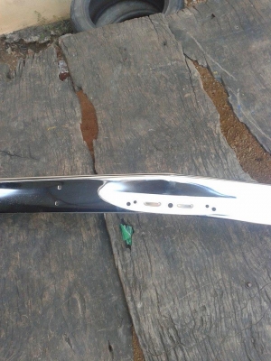 ขายกันชนหน้าดัทสัน 620สภาพตามรูป ของใหม่เก่าเก็บมีสนิมนิดหน่อยไม่บุบครับ ราคา 1900บาท